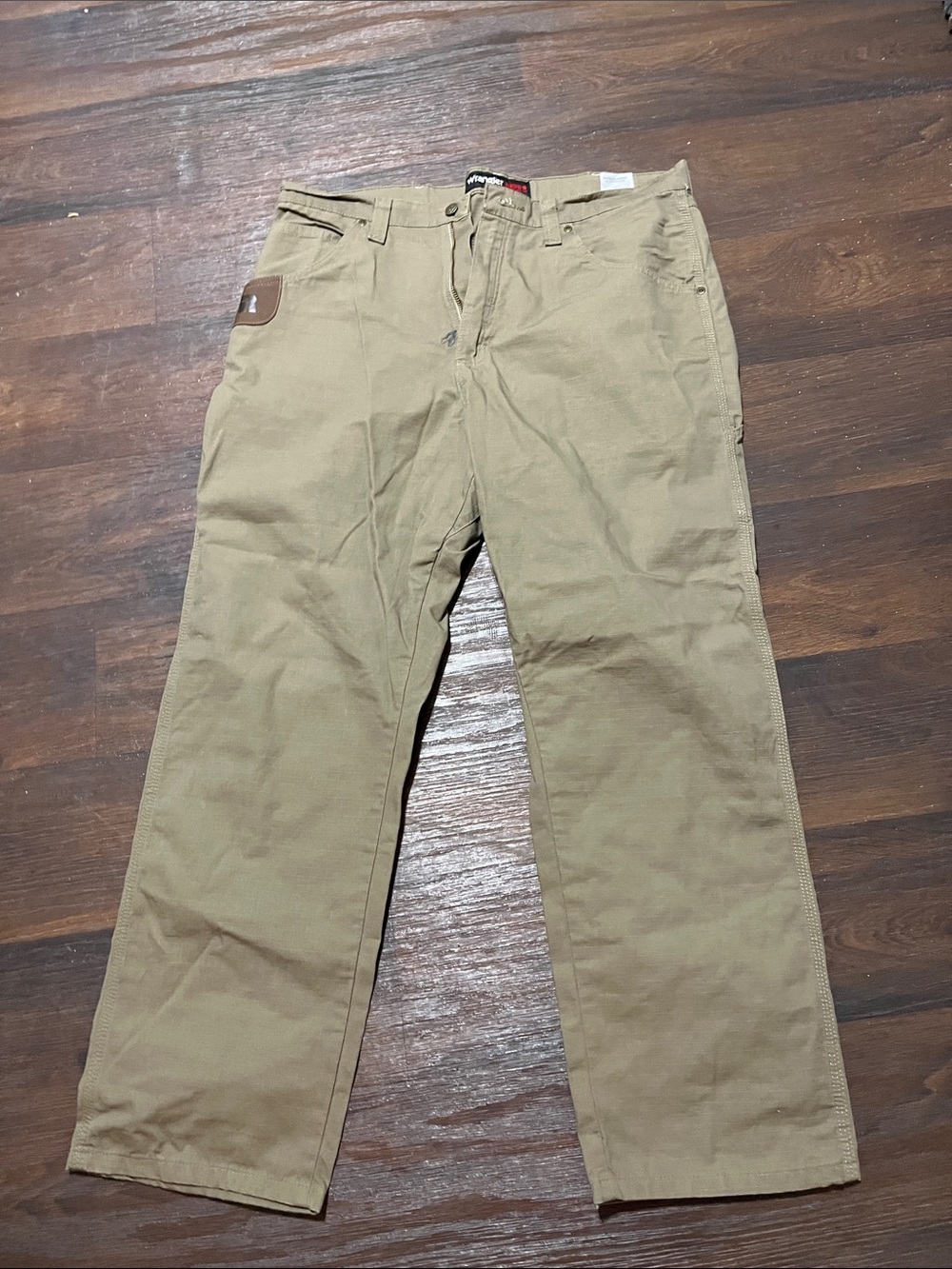 Wrangler Men's Khaki Chinos